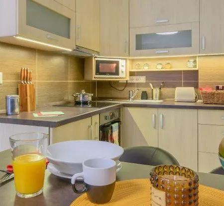 Apartman Lelle Marine Malna Apartman *